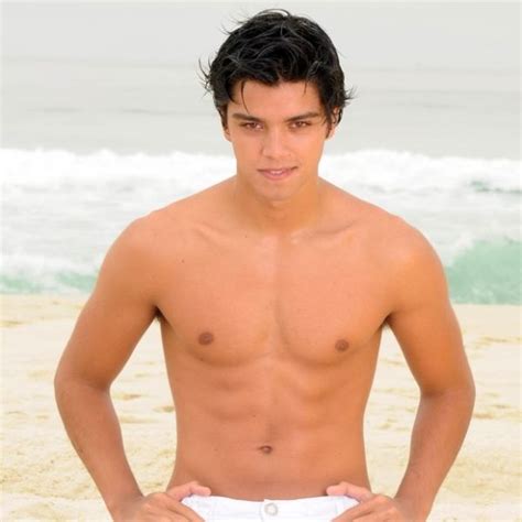 rodrigo simas gay